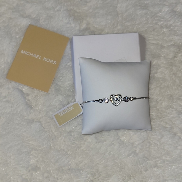 MK - Michael Kors Heart Bracelet in Silver - Picture 9 of 9